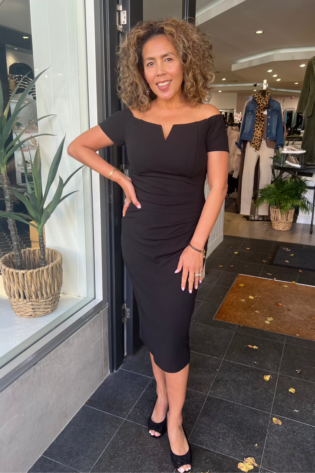 Ariella Crepe Dress - Black - Z8