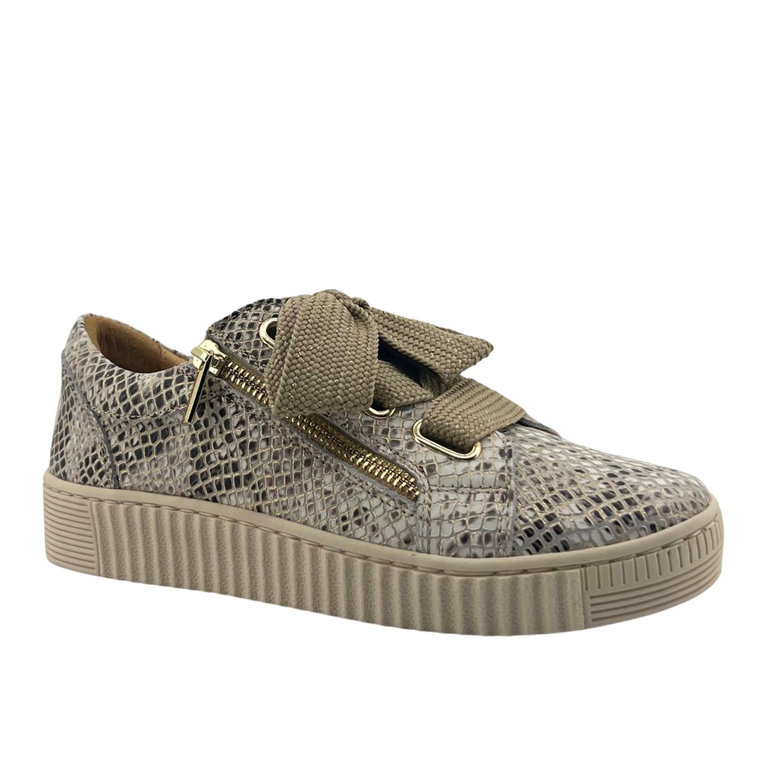Side view of the Jovi Sneaker in snakeprint