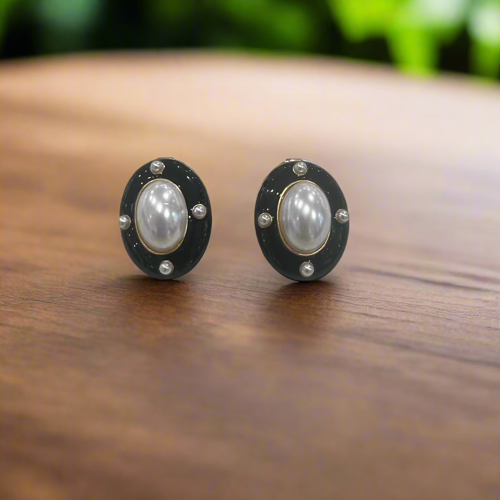 Edge Faux Pearl Earrings - AD38