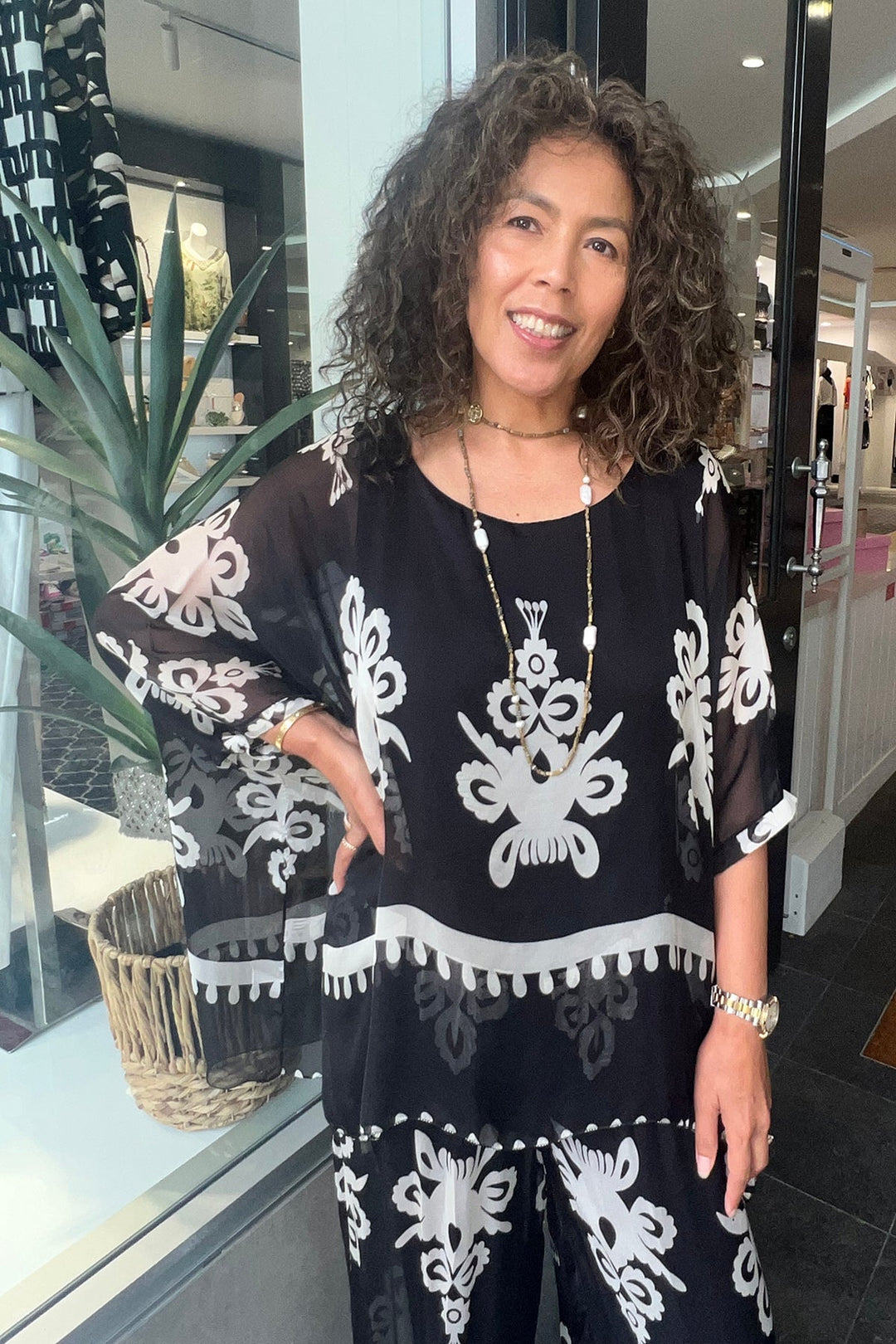Blossom Print Top - Black/White - CG35 - Pizazz BoutiqueCindy G