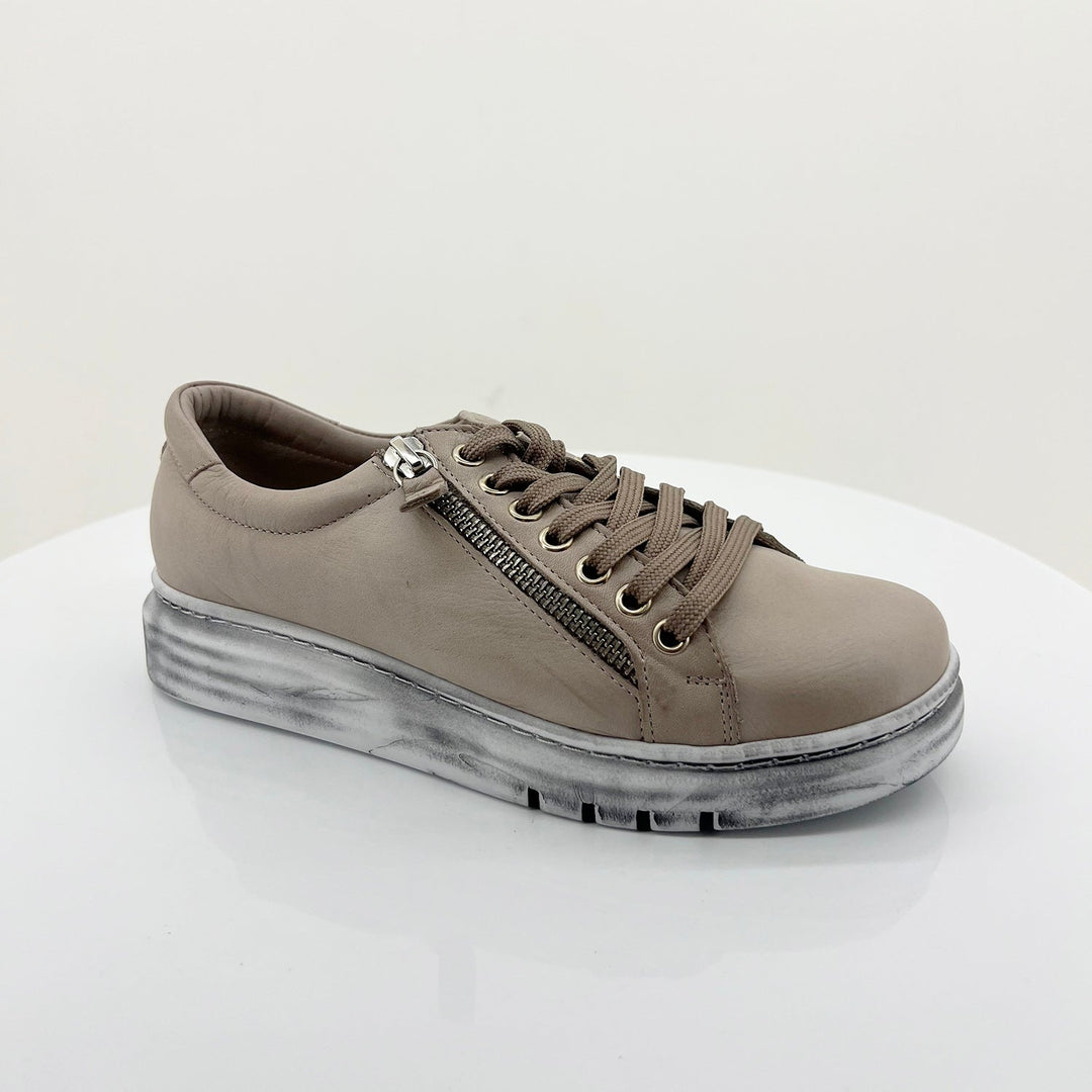 Dark Stone Tatter Leather Sneaker - RS3 - Pizazz BoutiqueRilassare