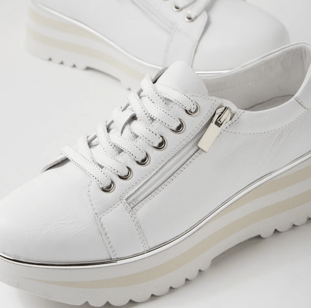 Eammes Sneaker - White - DJ7 - Pizazz BoutiqueDjango & Juliette