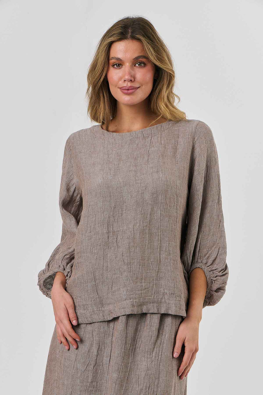 Ember Linen Top - Truffle - OJ40 - Pizazz BoutiqueNaturals By O & J