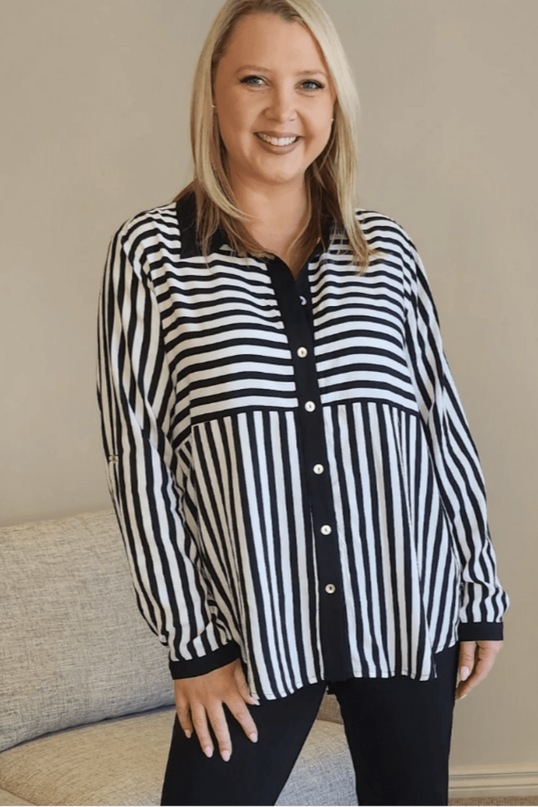 Emmie Shirt - Black & White - TZ22 - Pizazz BoutiqueThreadz
