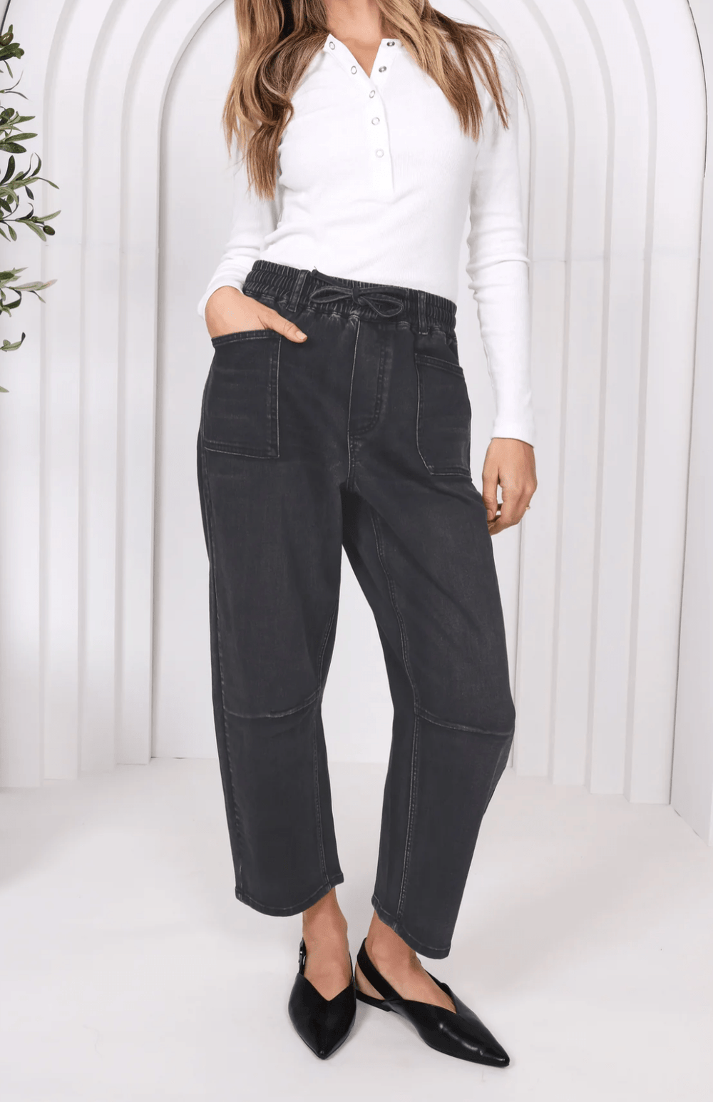 Leo Barrel Jeans - Black - MC2 - Pizazz BoutiqueMonaco Jeans