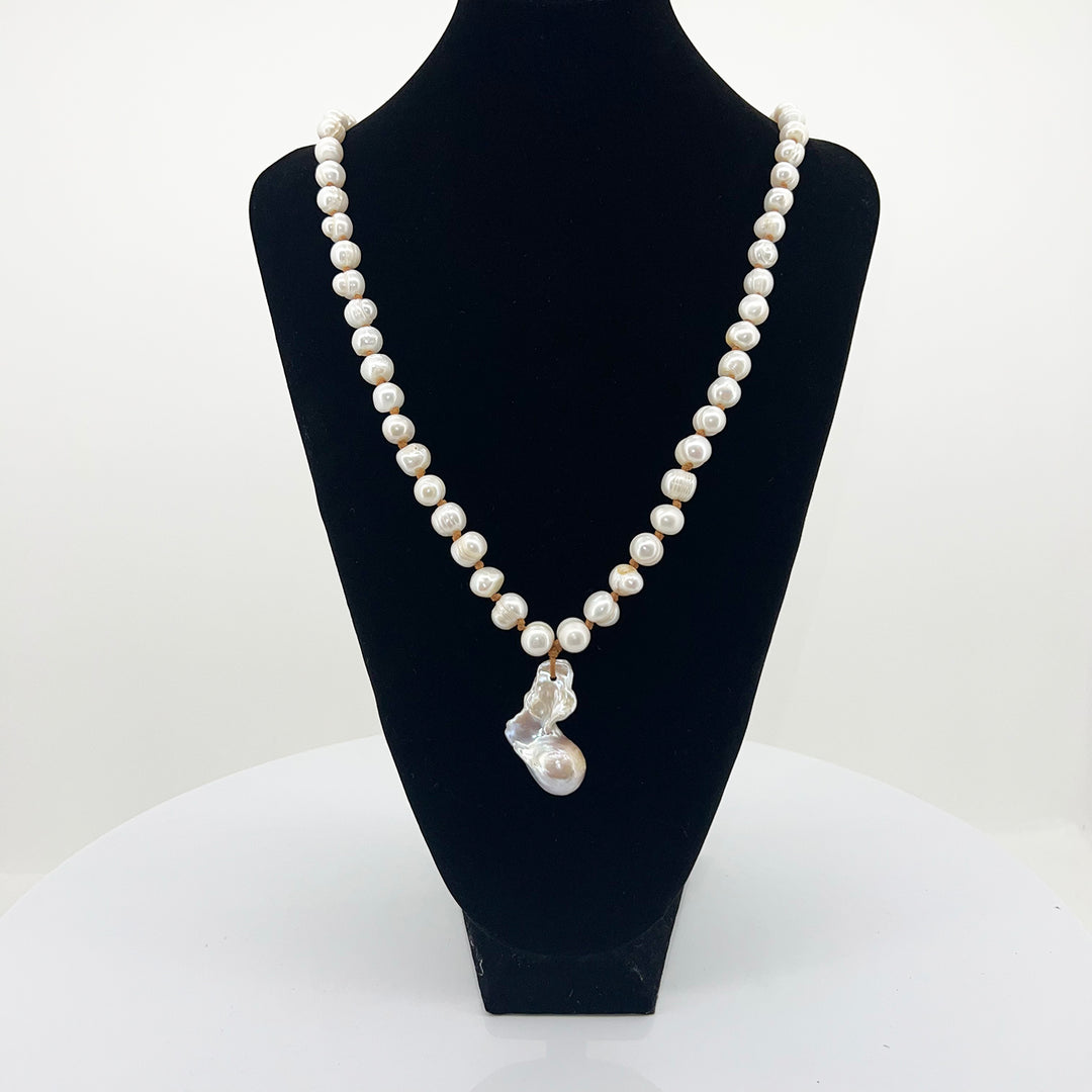 Pearl Drop Necklace | CG63