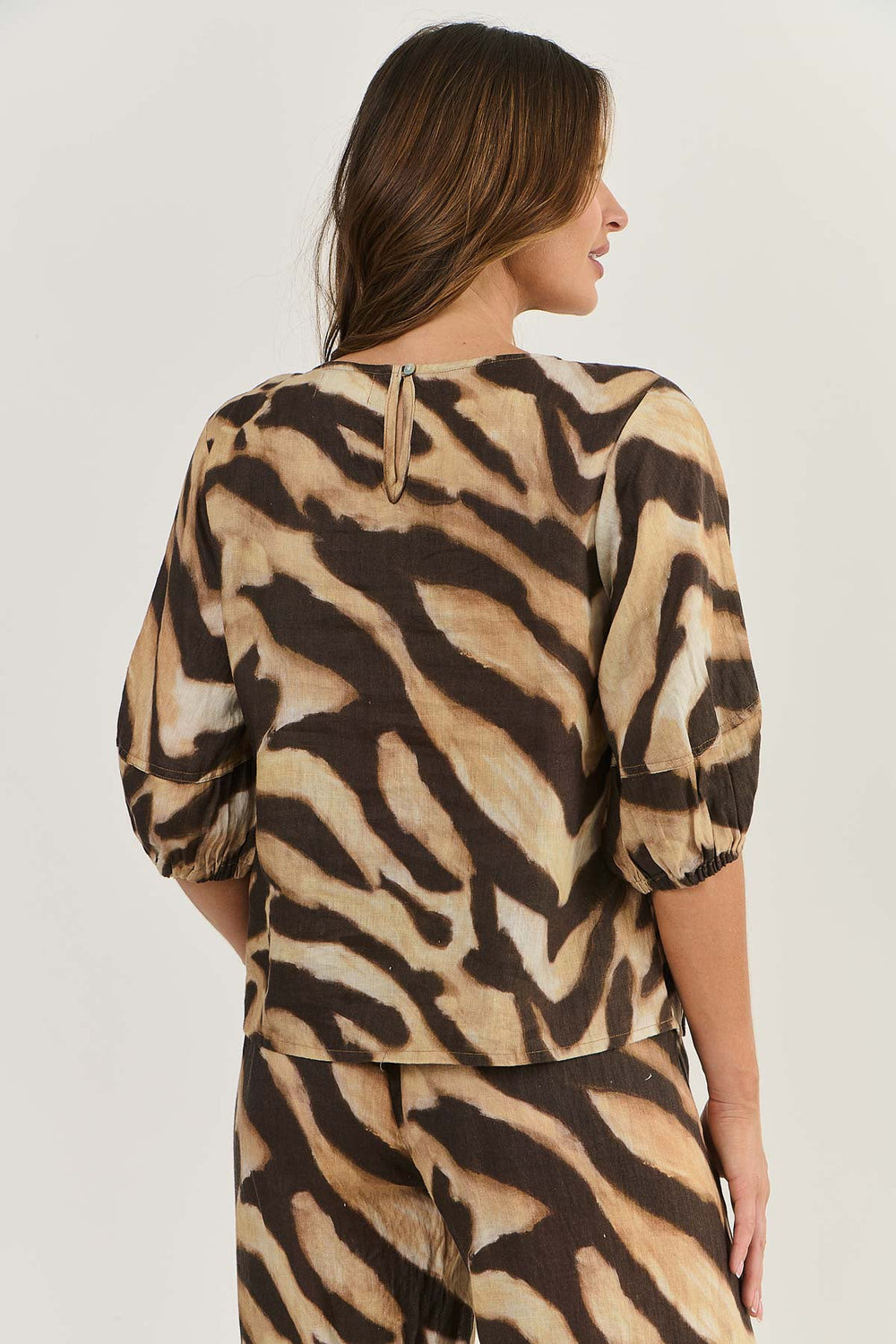 Round Neck Linen Top - Wildcat - OJ28 - Pizazz BoutiqueNaturals By O & J