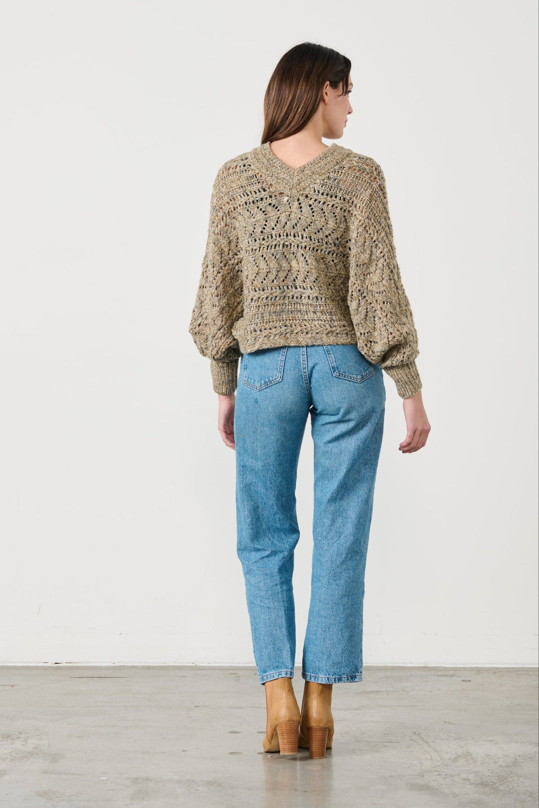 Sonya V - Neck Knit - CJ7 - Pizazz BoutiqueCaju
