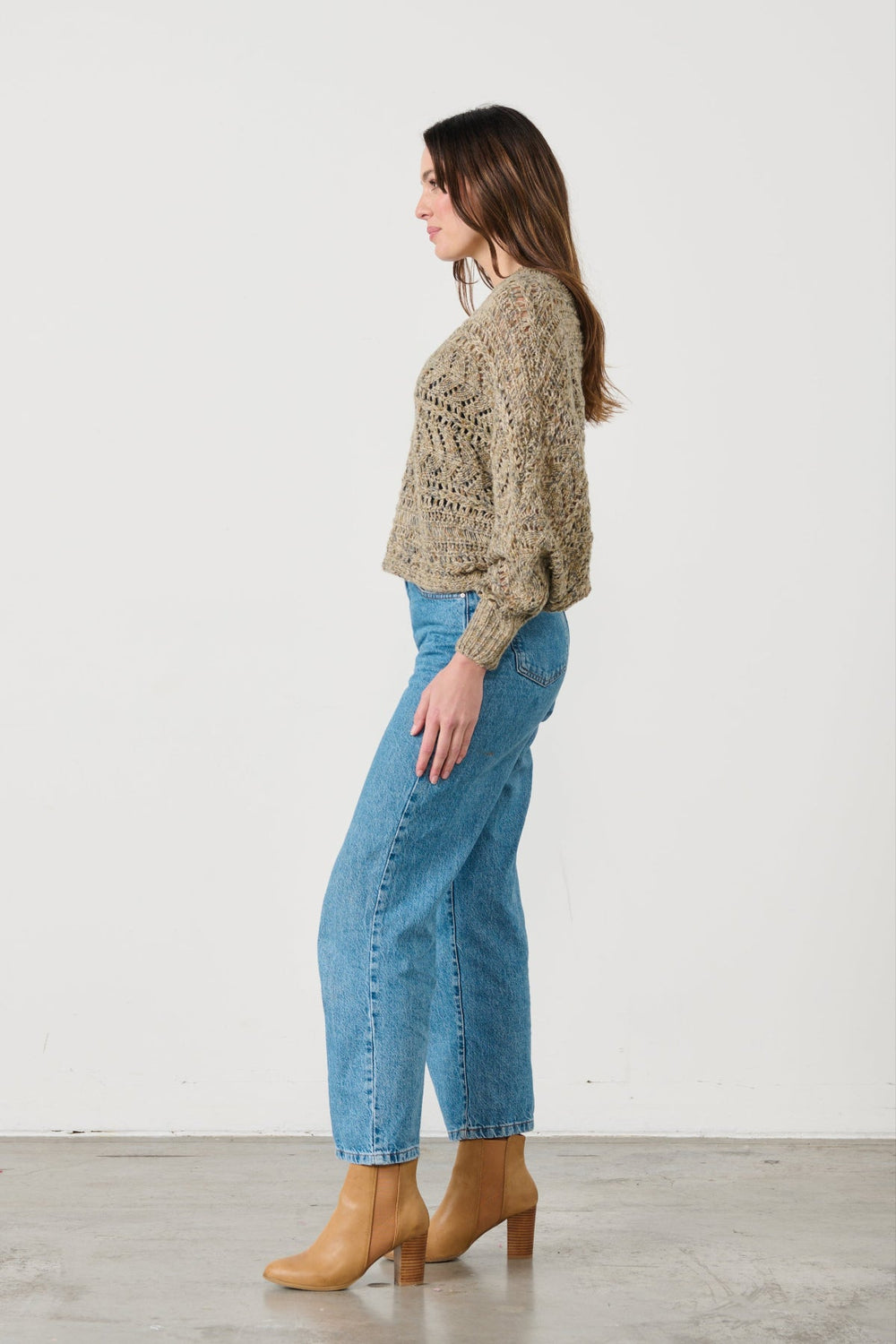 Sonya V - Neck Knit - CJ7 - Pizazz BoutiqueCaju