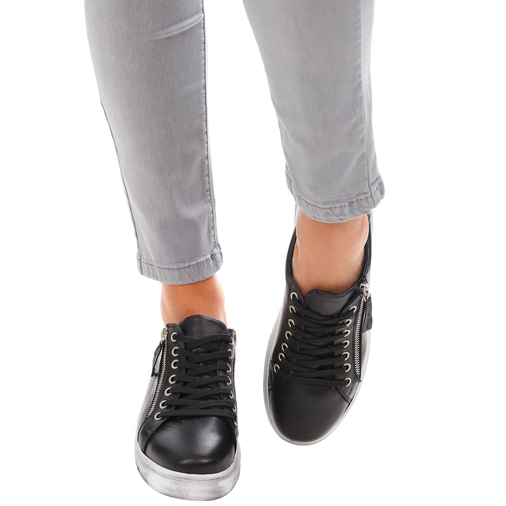Black Tatter Leather Sneaker - RS3 - Pizazz BoutiqueRilassare