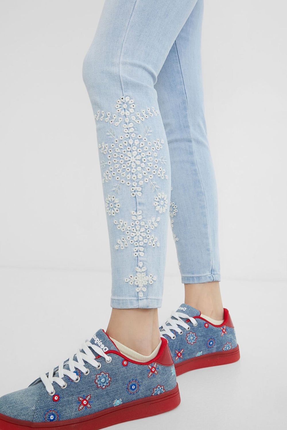 Embroidered Skinny Jeans - DG16 - Pizazz BoutiqueDesigual