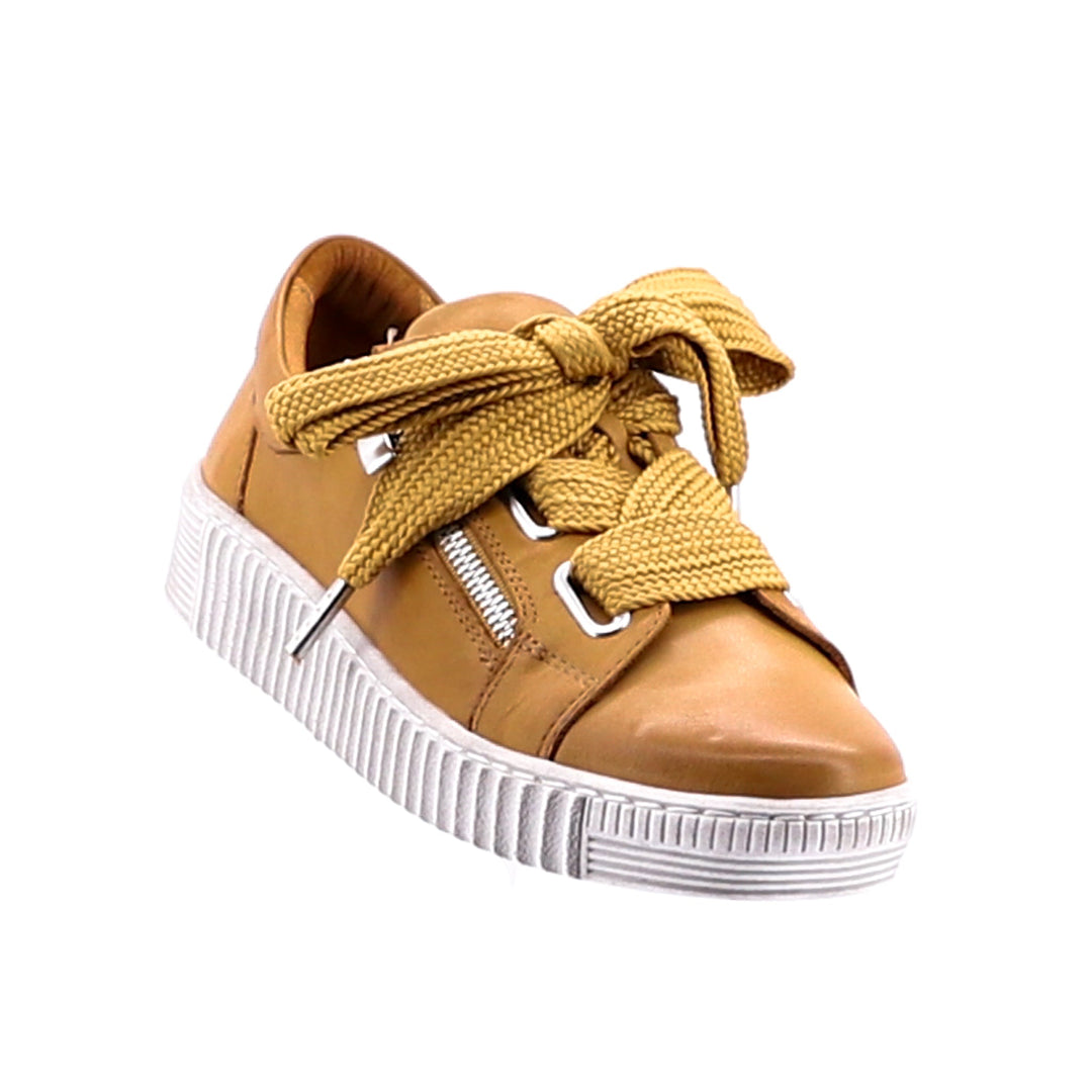 Jovi Leather Sneaker - Tan - ES8 - Pizazz BoutiqueEOS