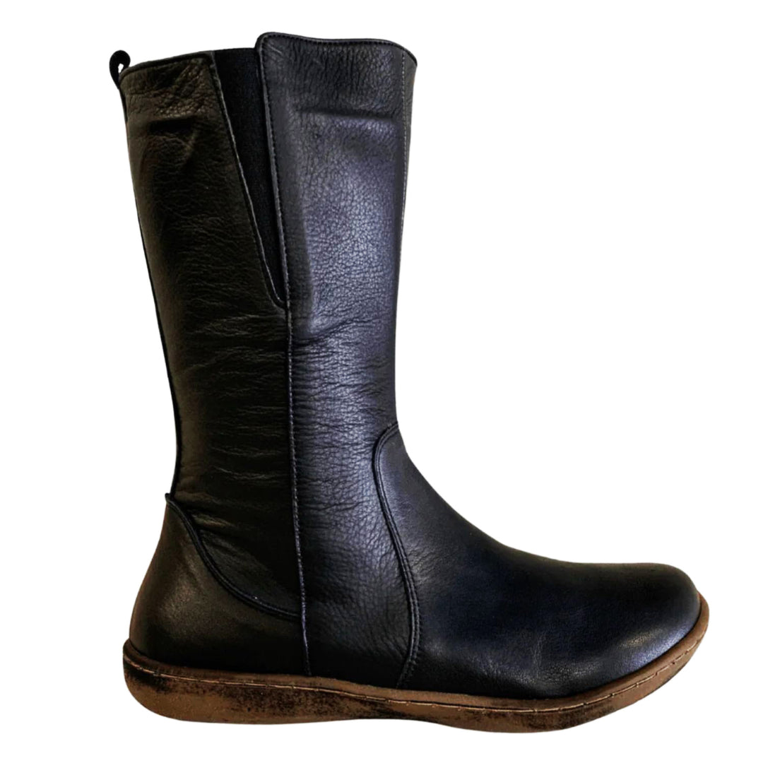 Flat bottom, stylish and lightweight Tallz Boots by designer Rilassare are the must have boots for the season.