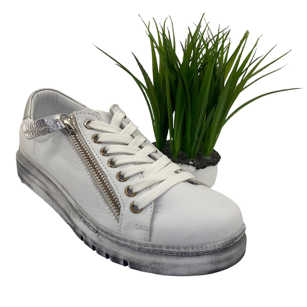 Tatter Sneaker - White/Silver - RS3 - Pizazz BoutiqueRilassare