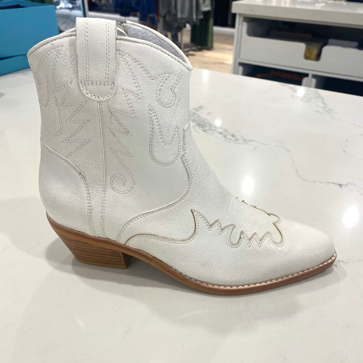 Eerika Boot - White - DJ67