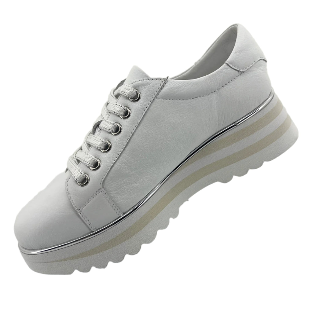 Eammes Sneaker - White - DJ7