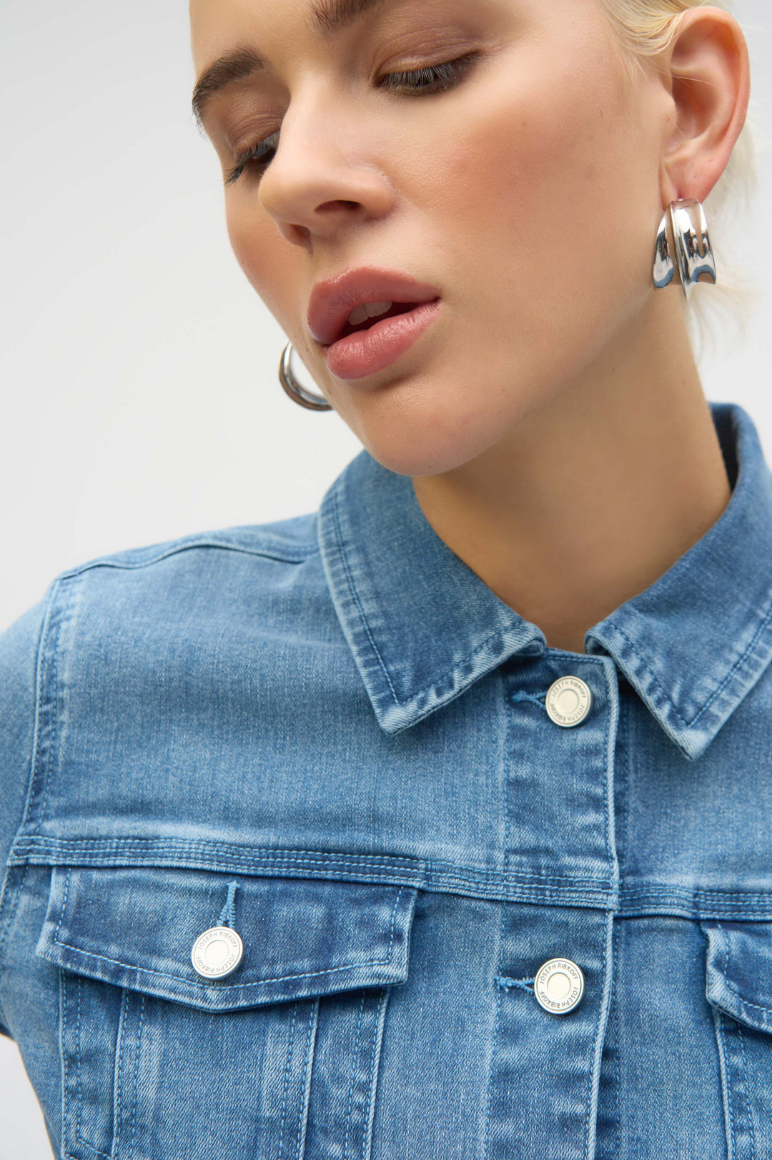 Embroidered Denim Jacket - Denim - JR68