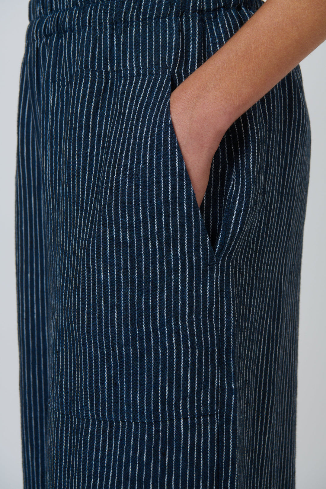 Streamlined Linen Pant