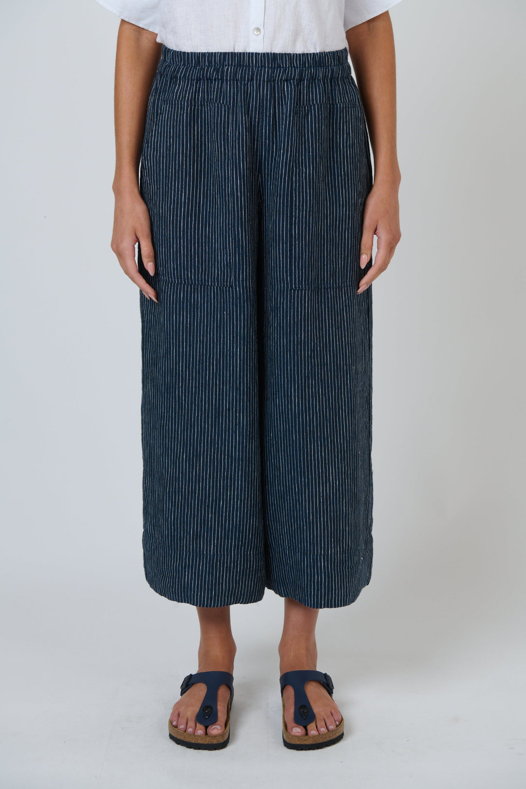 Streamlined Linen Pant