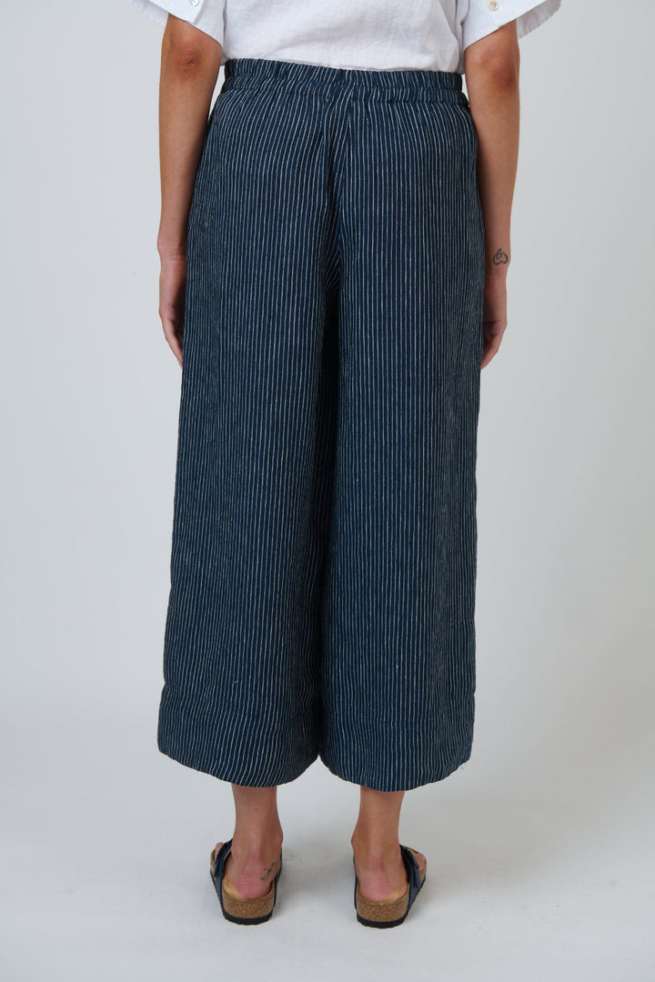 Streamlined Linen Pant