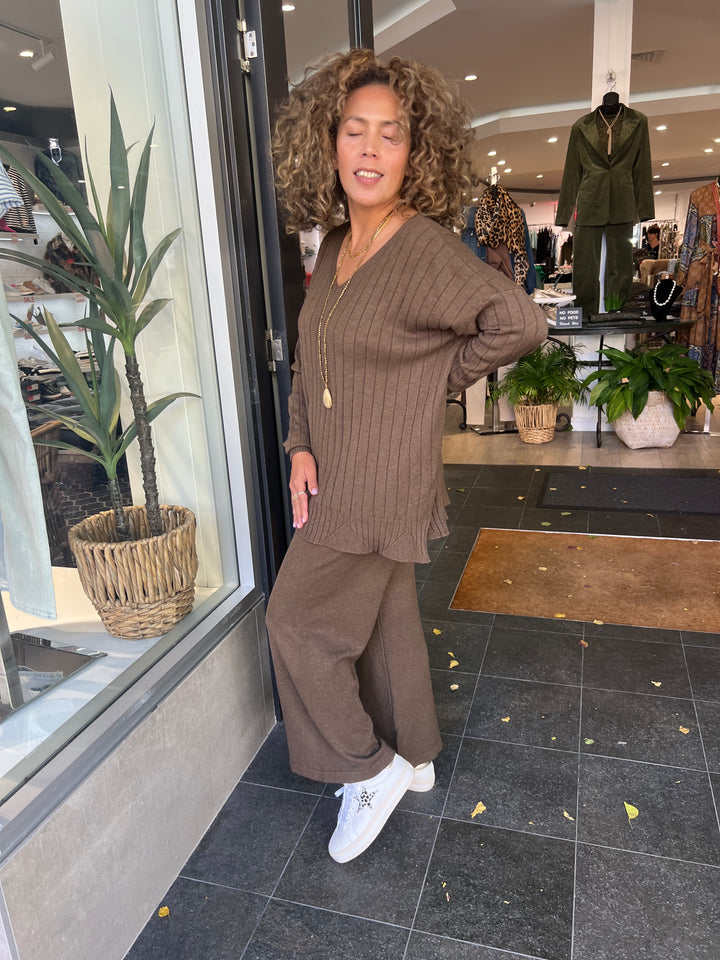 Eleanor Pant - Chocolate - CG57