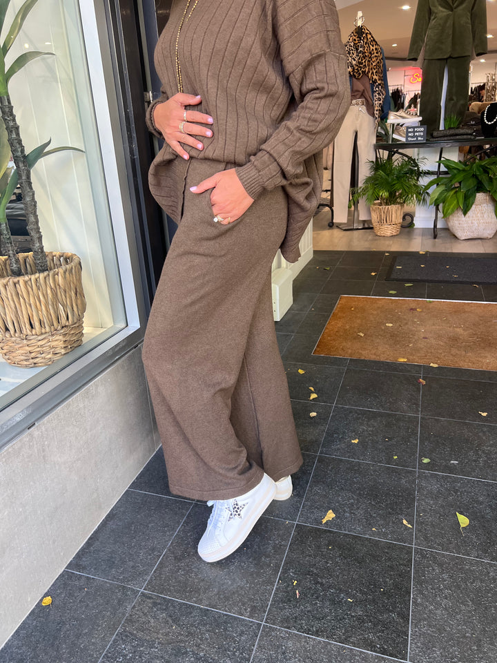 Eleanor Pant - Chocolate - CG57