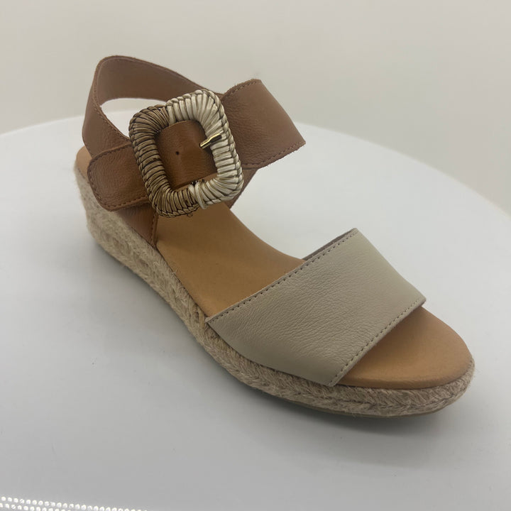 Signy Wedge - Almond & Tan - DJ19