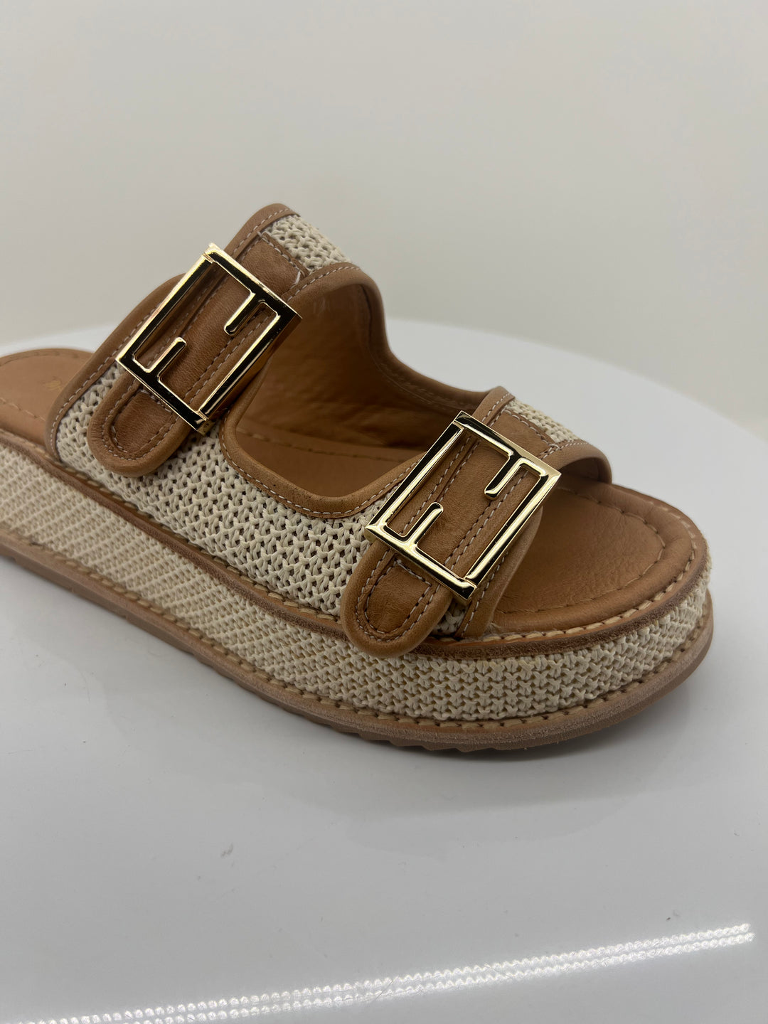 Vexta Slides - Tan & Ivory - DJ41