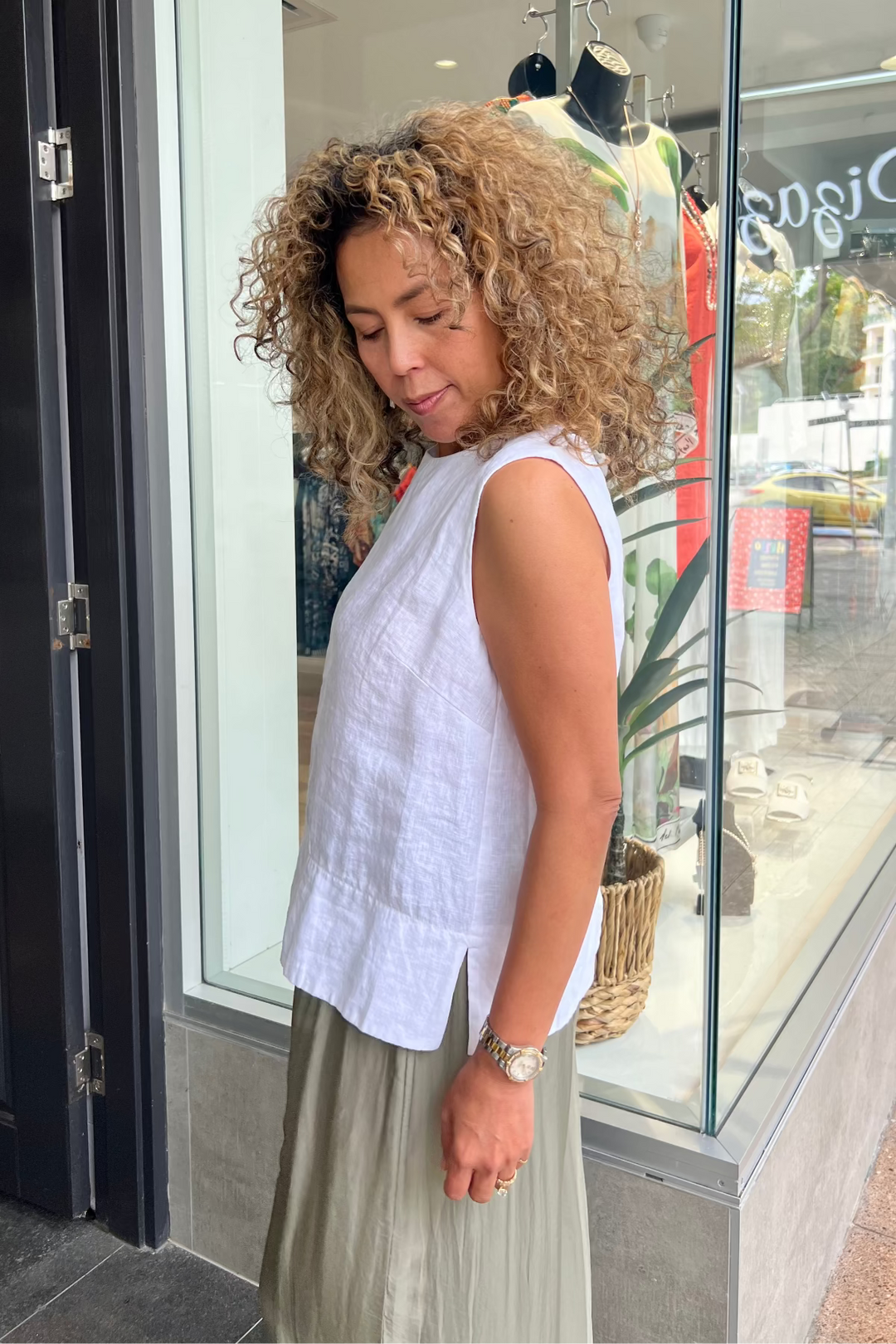 Linen Button Back Top - White - SS38