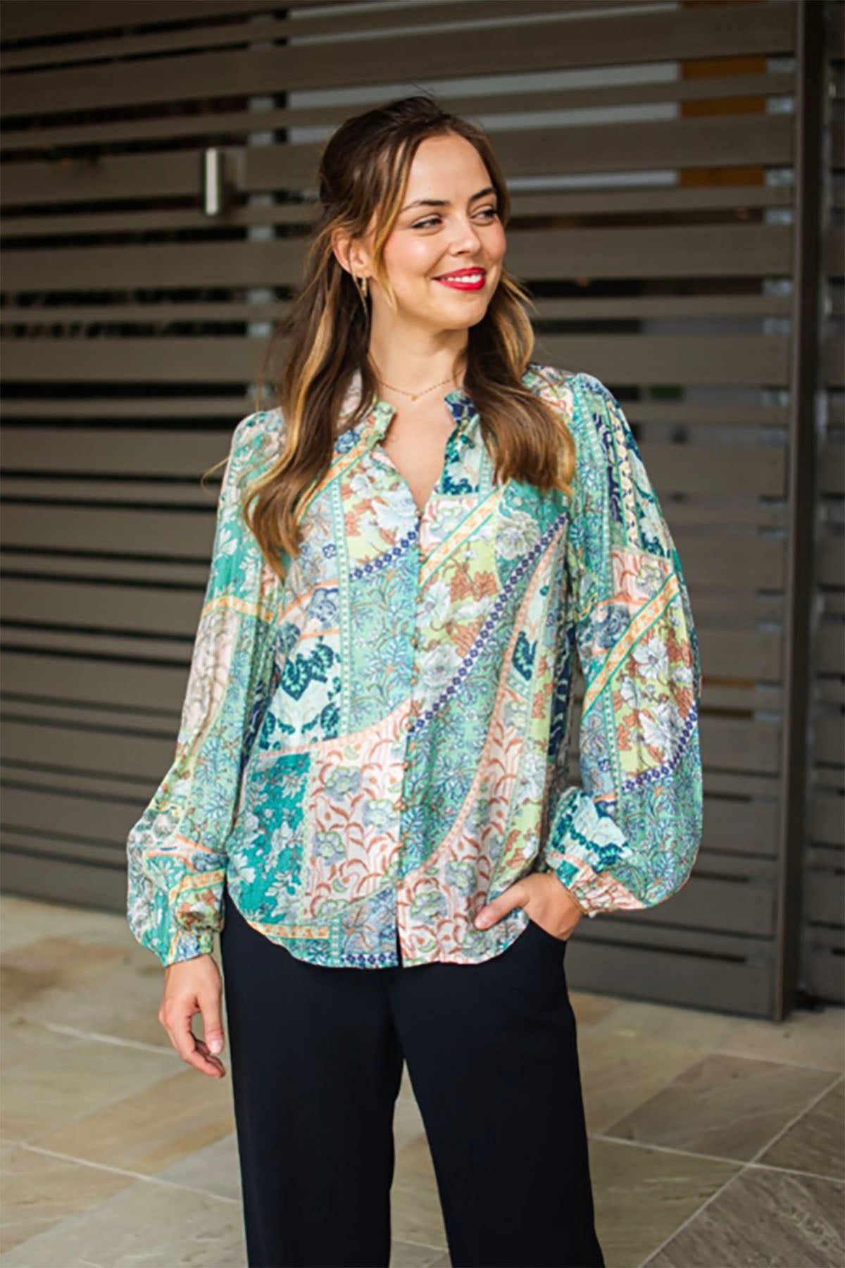 Parker Blouse - Green - SO9 – Pizazz Boutique