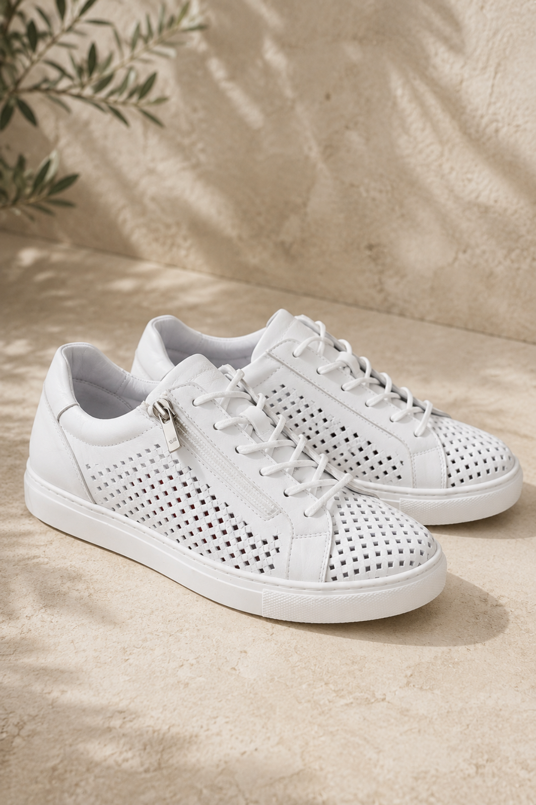 Upshot - White - C26