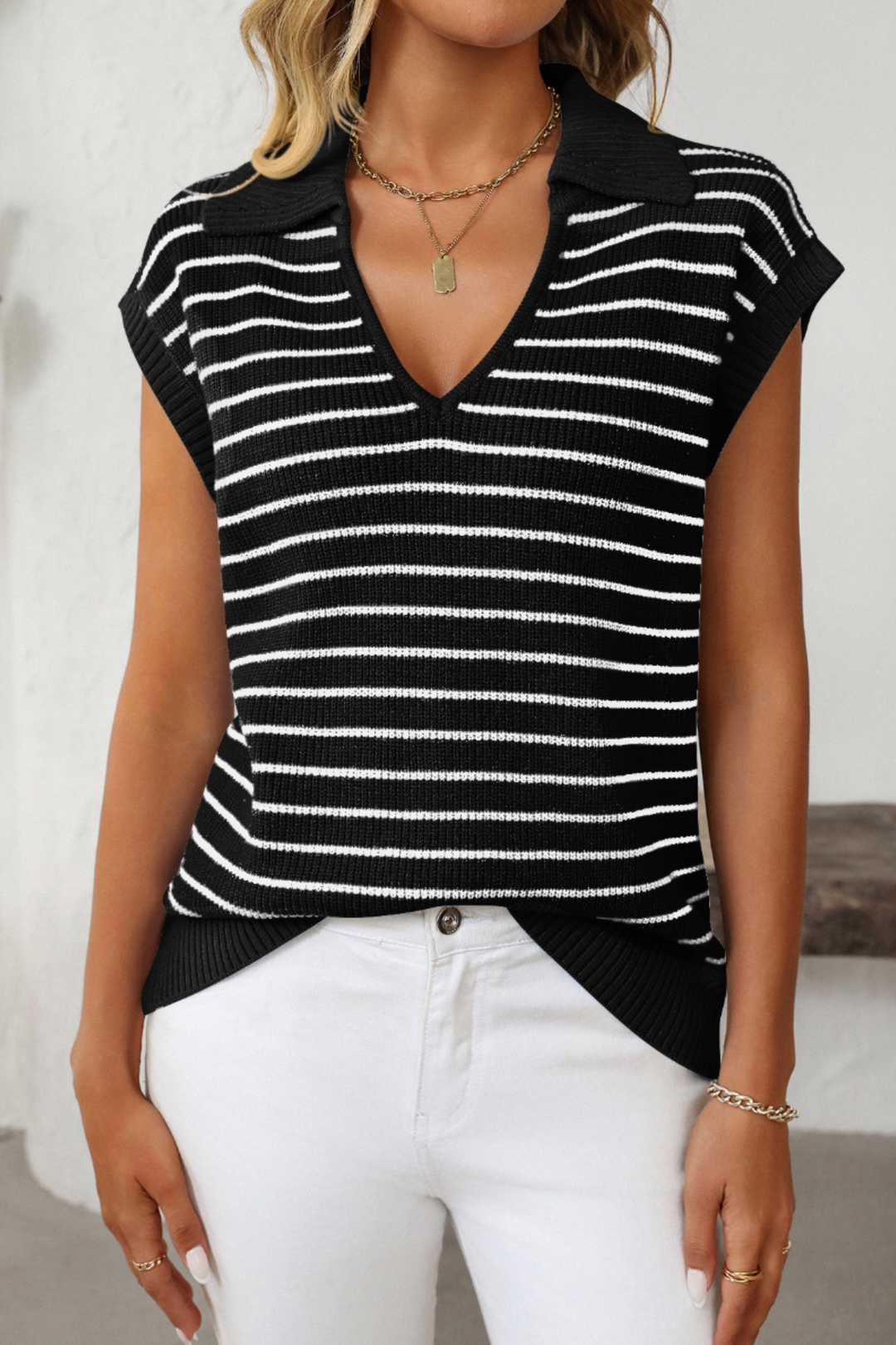 V-Necked Stripe Top - Black - MF6