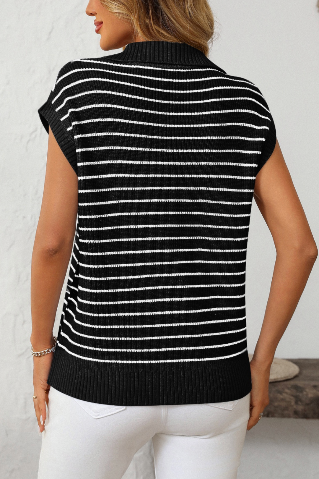 V-Necked Stripe Top - Black - MF6