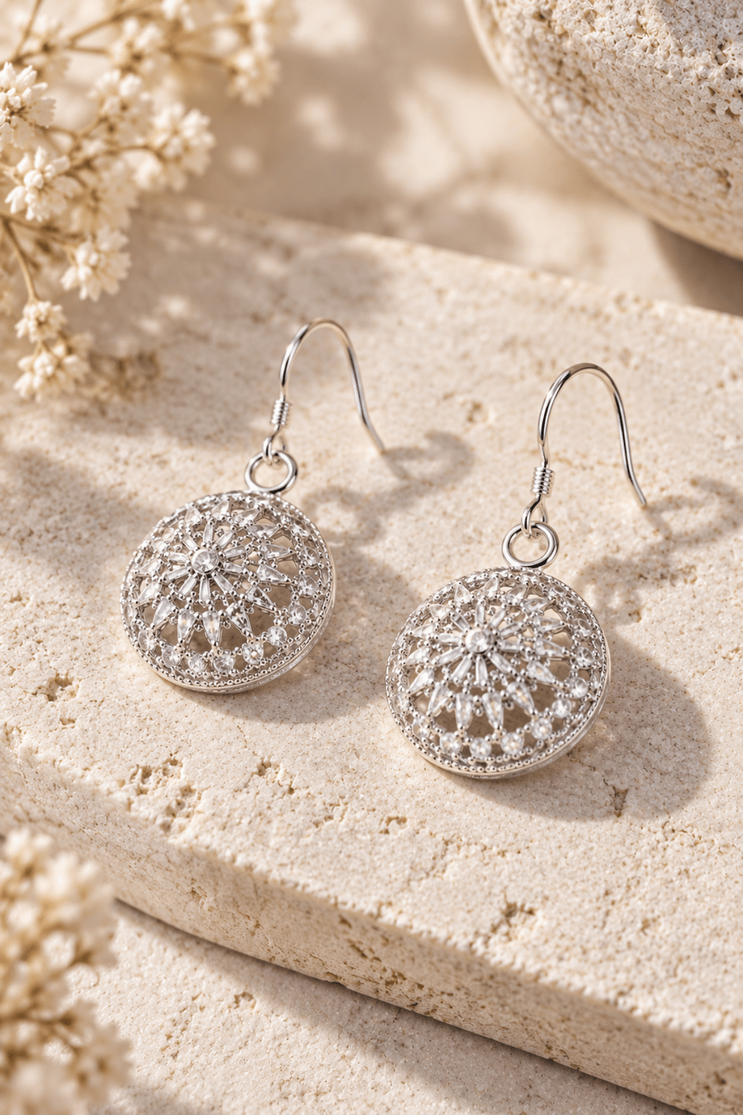 Angelique Snowflake Earrings - GG7 - Pizazz BoutiqueGxG Collective