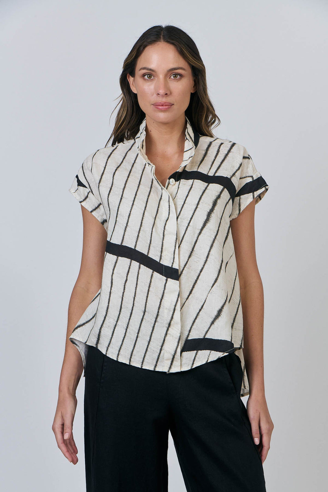 Dylan Linen Shirts - Isobars - OJ19 - Pizazz BoutiqueNaturals By O & J