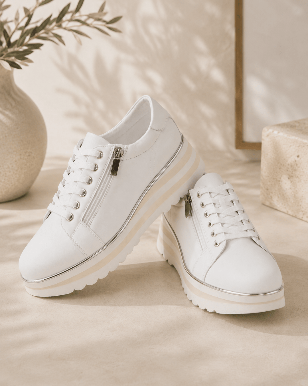 Eammes Sneaker - White - DJ7 - Pizazz BoutiqueDjango & Juliette