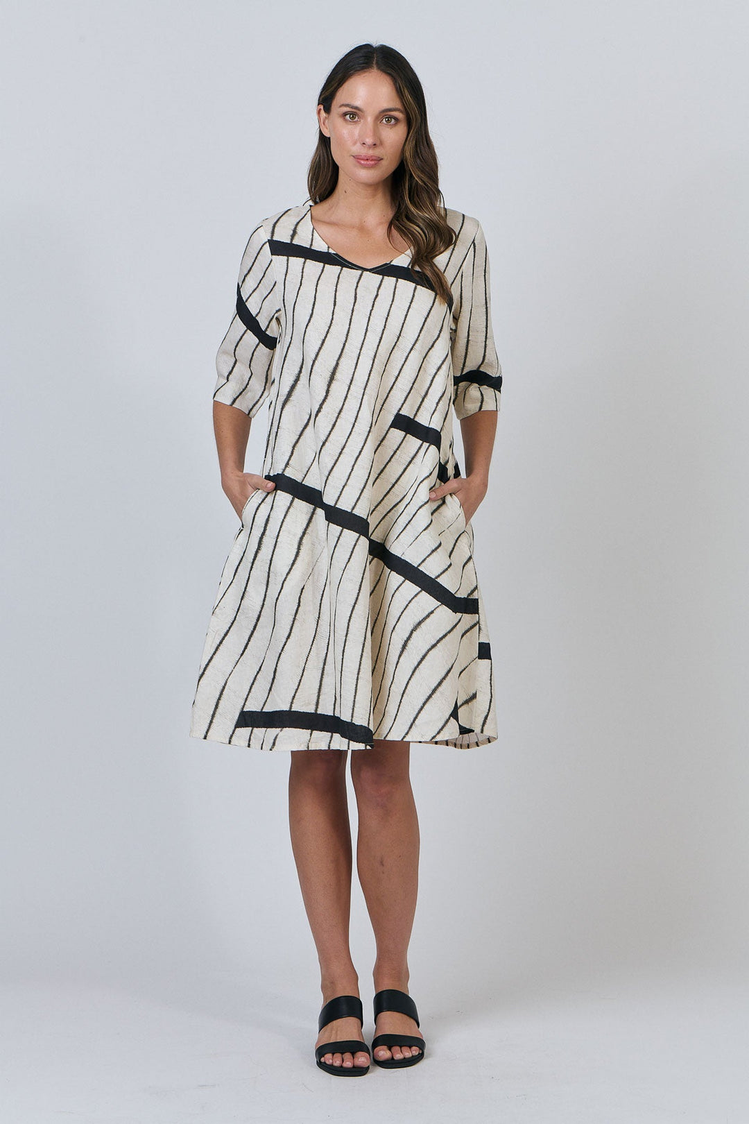 Ellie Linen Dress - Isobars - OJ18 - Pizazz BoutiqueNaturals By O & J