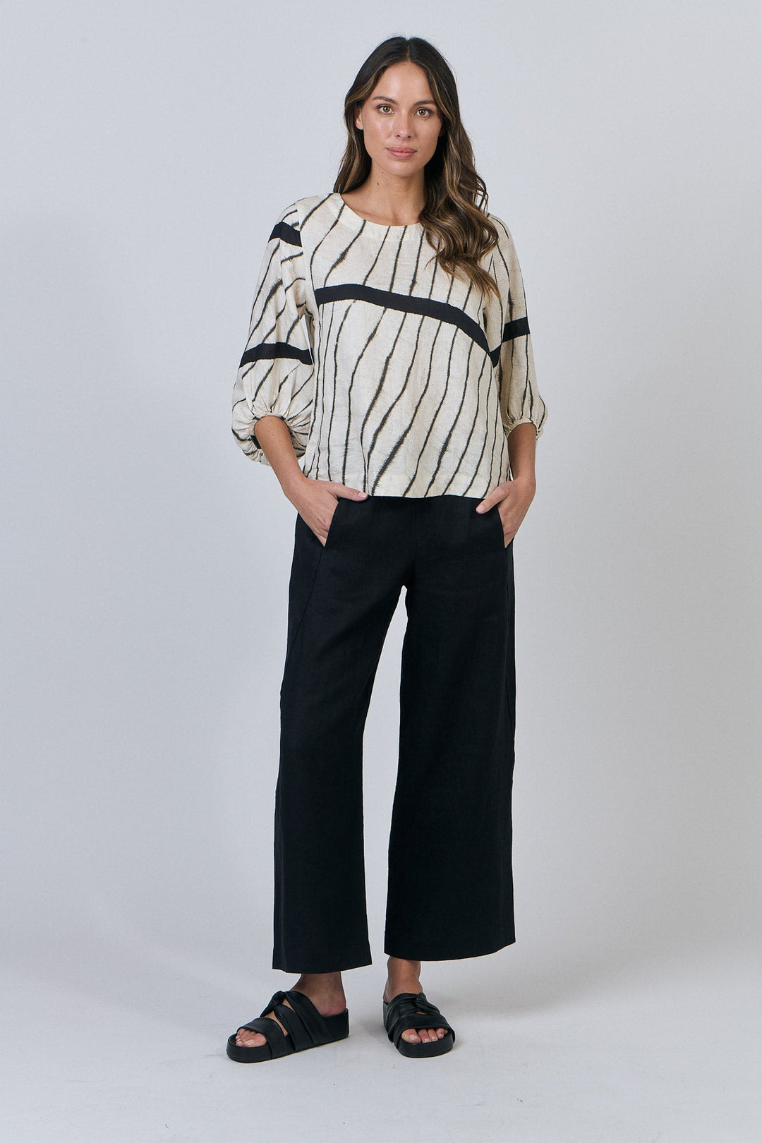 Ember Linen Top - Isobars - OJ40 - Pizazz BoutiqueNaturals By O & J