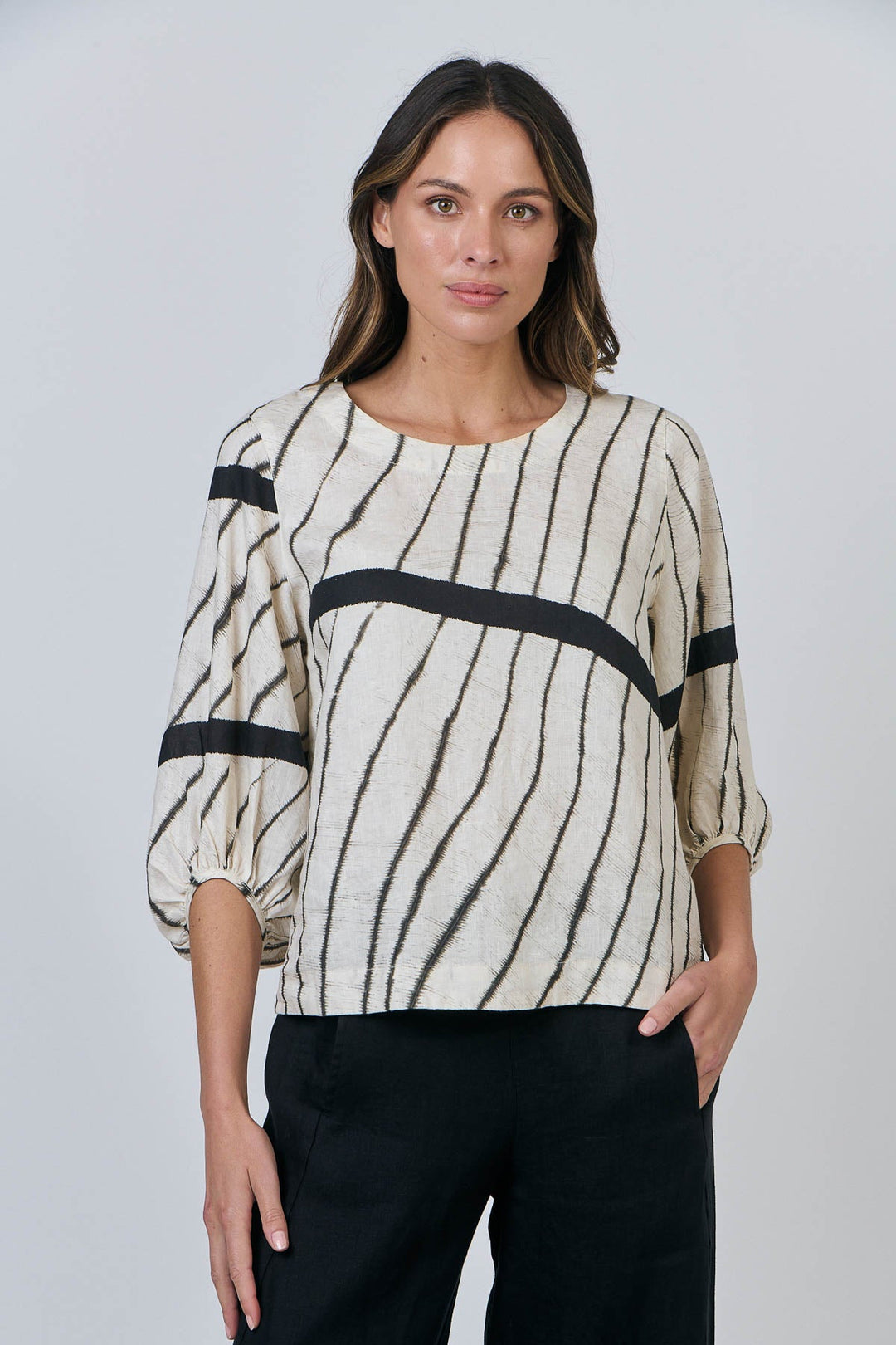 Ember Linen Top - Isobars - OJ40 - Pizazz BoutiqueNaturals By O & J