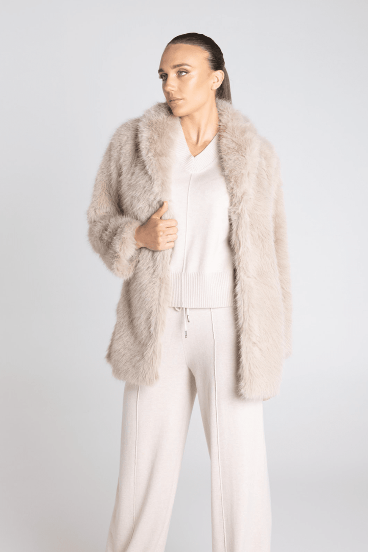 Faux Fur Coat - Oat - TT26 - Pizazz BoutiqueTwo - T's