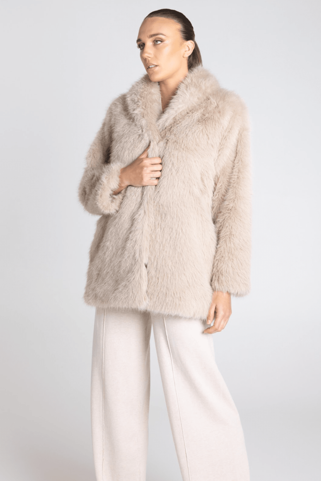 Faux Fur Coat - Oat - TT26 - Pizazz BoutiqueTwo - T's