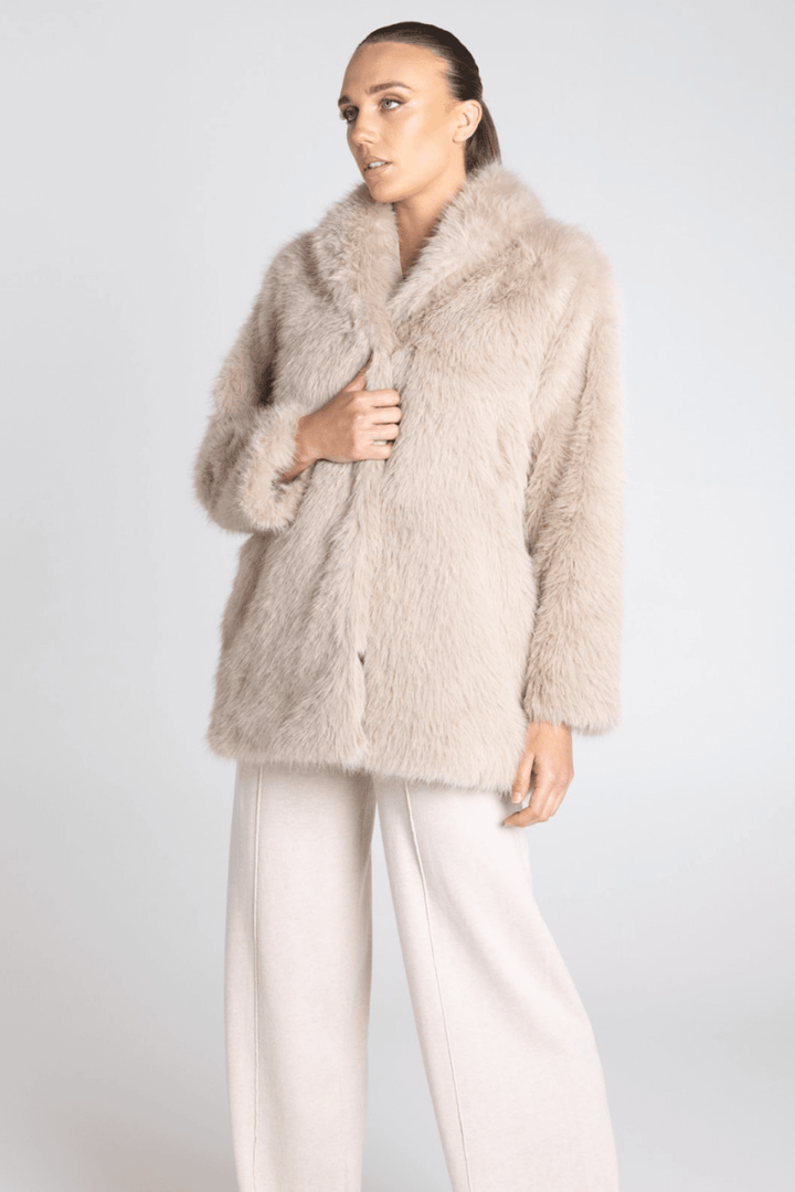Faux Fur Coat - Oat - TT26 - Pizazz BoutiqueTwo - T's