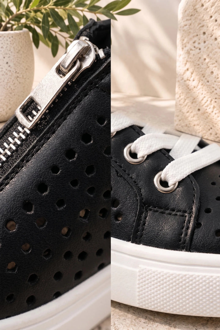 Feather Sneaker-Black - Pizazz BoutiqueRilassare