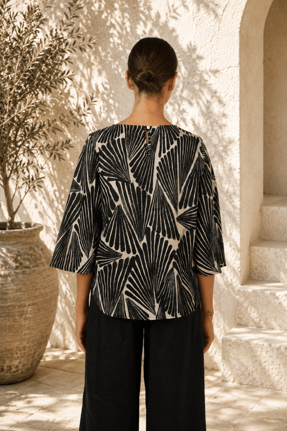 Folies Linen Blouse - OJ79 - Pizazz BoutiqueNaturals By O & J