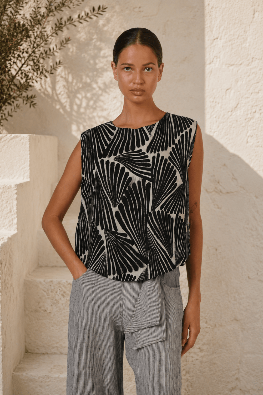 Folies Linen Top - OJ81 - Pizazz BoutiqueNaturals By O & J