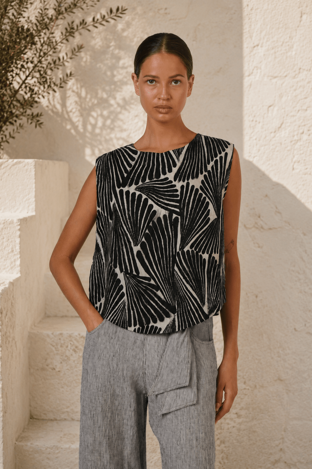 Folies Linen Top - OJ81 - Pizazz BoutiqueNaturals By O & J