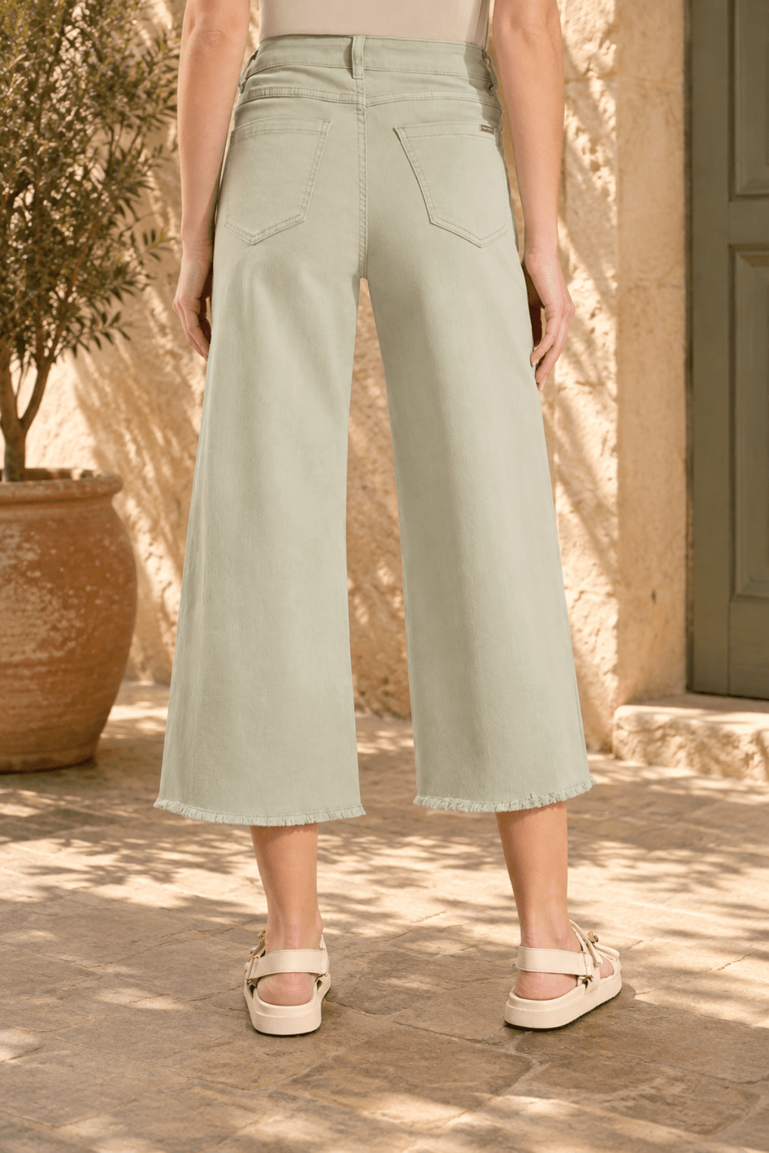 Goldie Cropped Jean - JR6 - Pizazz BoutiqueJoseph Ribkoff
