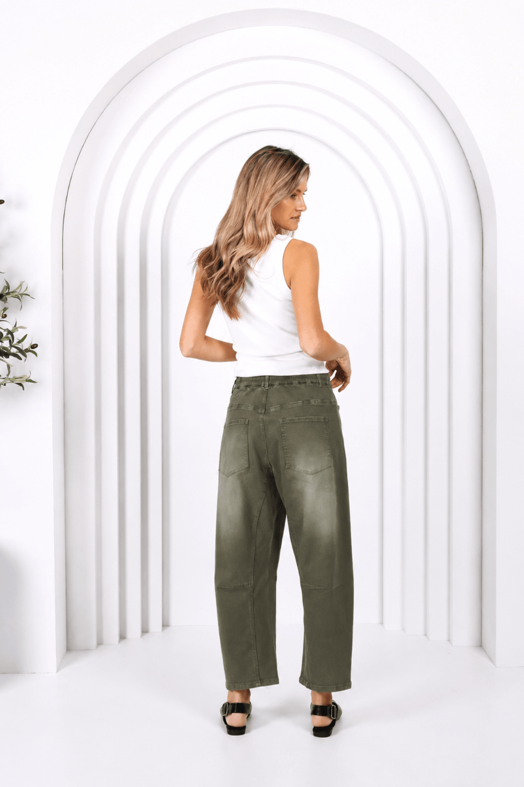Leo Barrel Jeans - Khaki - MC5 - Pizazz BoutiqueMonaco Jeans