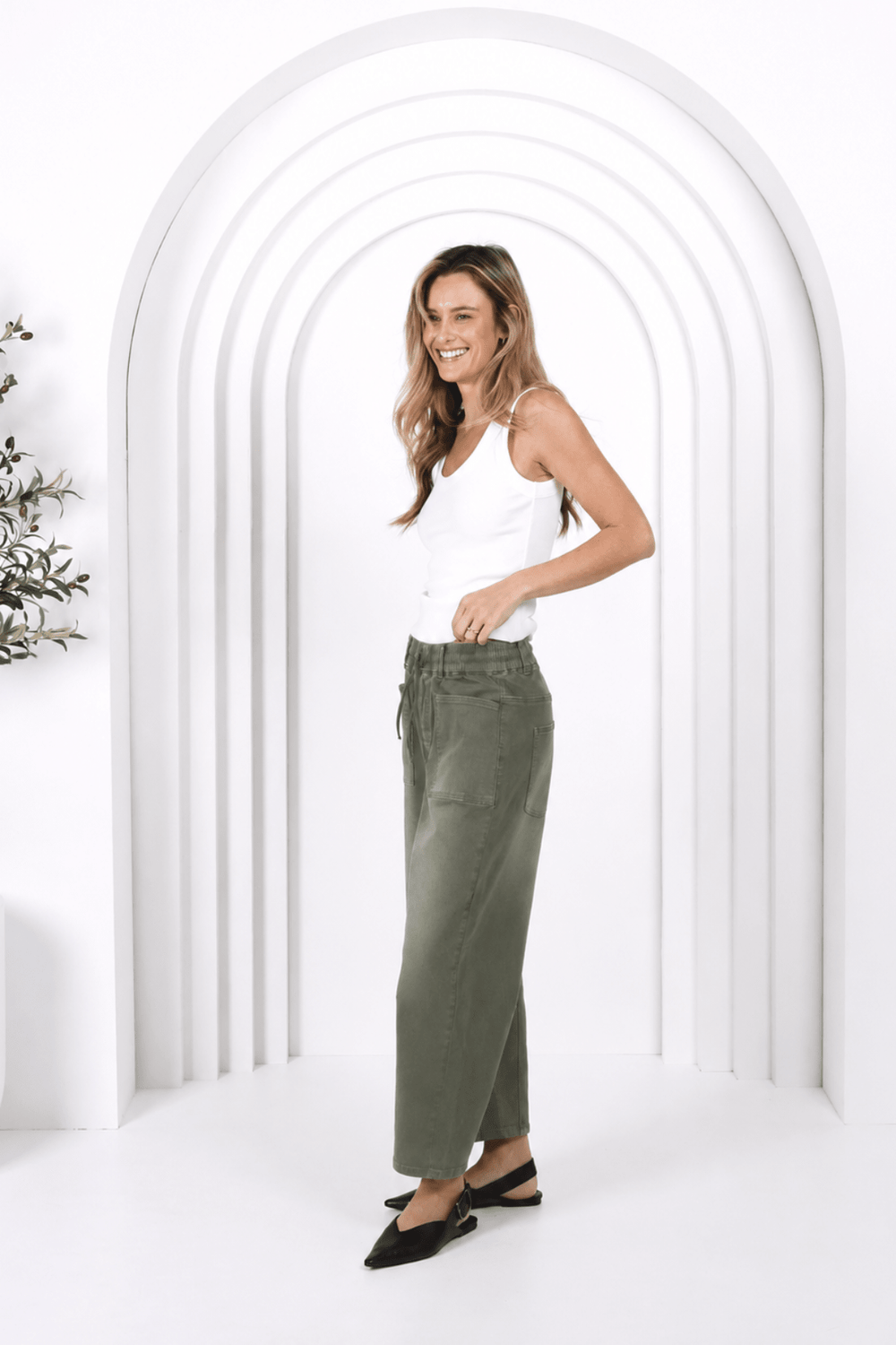 Leo Barrel Jeans - Khaki - MC5 - Pizazz BoutiqueMonaco Jeans