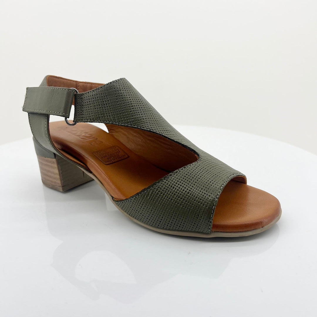 Lydia Sandal - Olive - RS40 - Pizazz BoutiqueRilassare